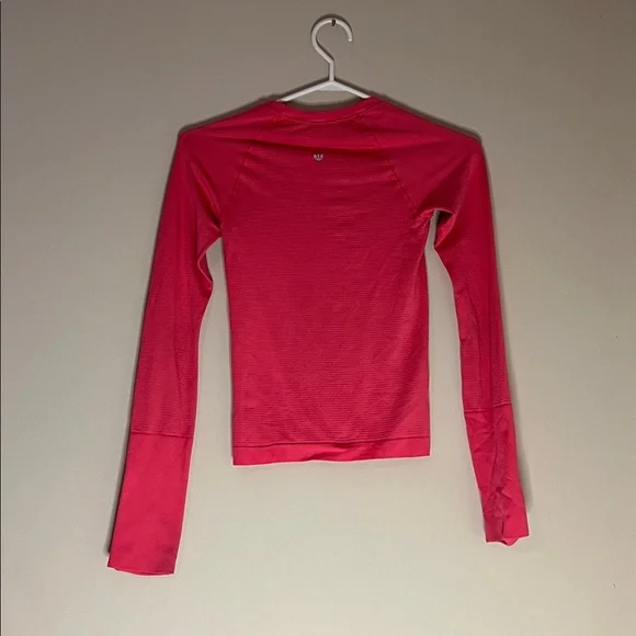 Women's Swiftly Tech Lululemon long sleeve shirt - Picture 2 of 2